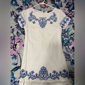 Lulu’s Tale to Tell Blue and Ivory Embroidered Shift Dress Size XS